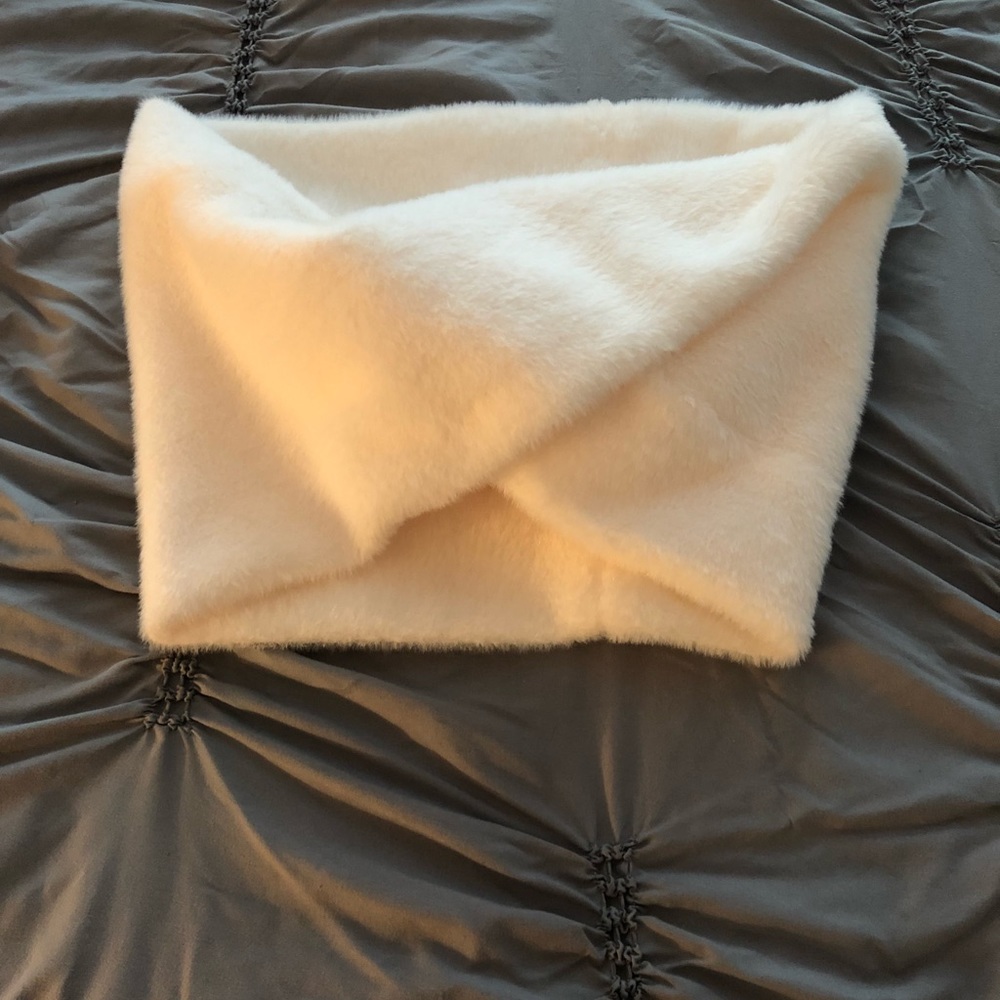 Infinity scarf 🧣 - Picture 2 of 3